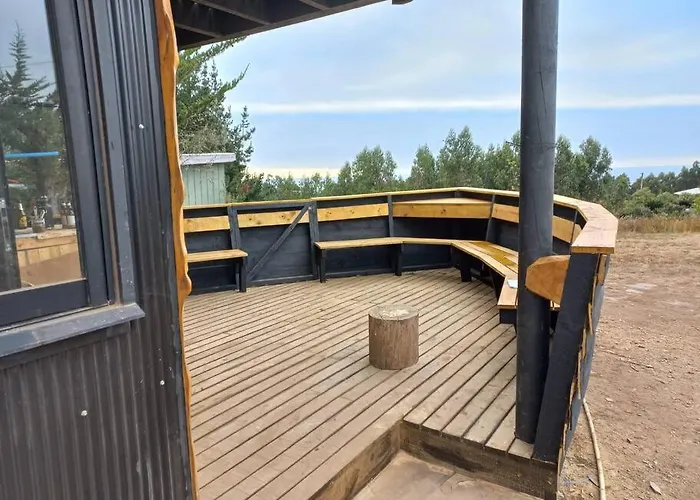 Preciosa mini-casa-bote bien ubicada y linda vista