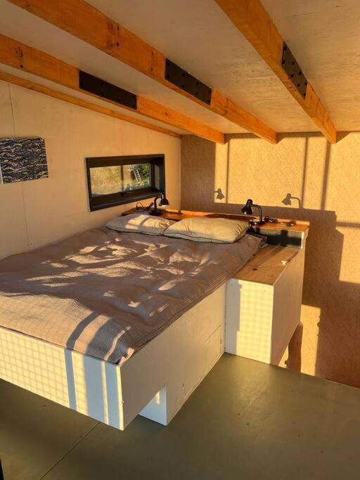 Preciosa Mini-casa-bote Bien Ubicada Y Linda Vista Villa *