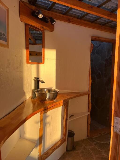 Villa Preciosa Mini-casa-bote Bien Ubicada Y Linda Vista *