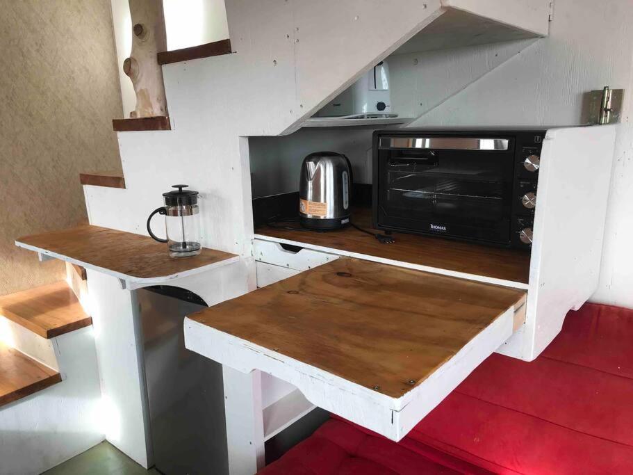 Preciosa Mini-casa-bote Bien Ubicada Y Linda Vista